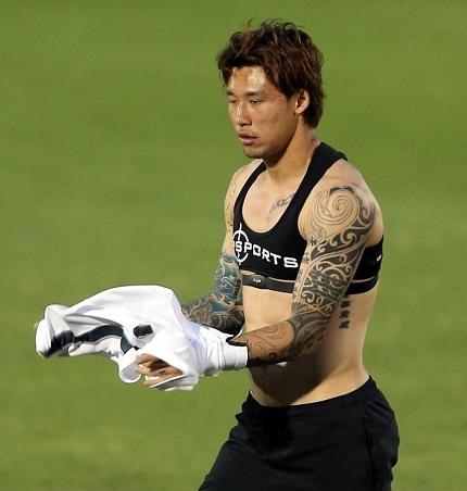 王治郅,易建联这几个领军人物身上都没有纹身,而周琦,郭艾伦,丁彦雨航