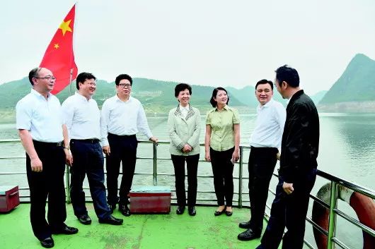 谌贻琴巡查乌江时强调坚决打好乌江保护修复攻坚战让千里乌江更加清洁