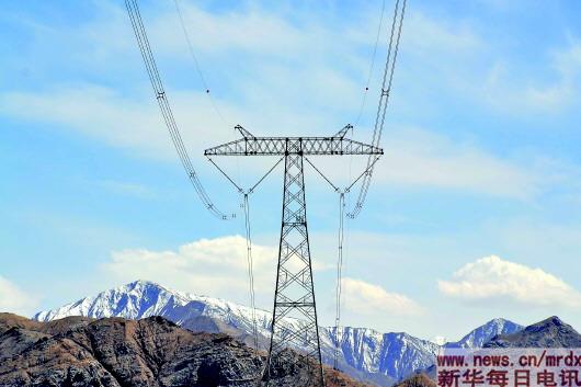 神马电力线路复合绝缘子应用于青藏±400kv格尔木~拉萨直流输电工程。受访者供图