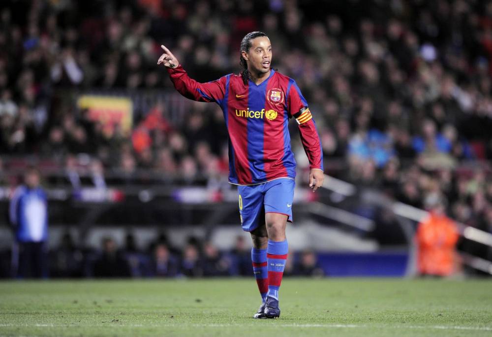 球星岁月:足球精灵小罗39岁生日快乐