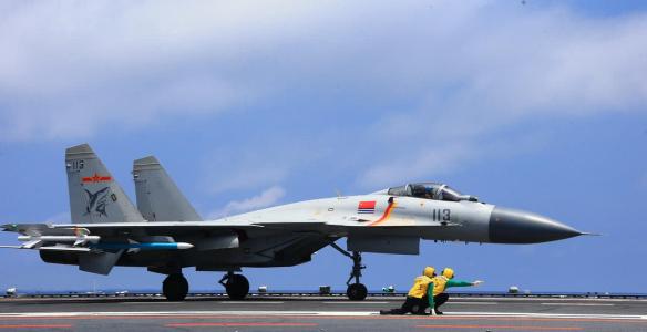 报道援引消息人士的评论称,歼-15d为了适应这套机载电子战系统而进行