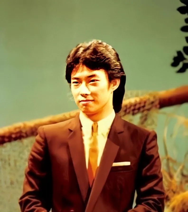 隐退224天,费玉清又红了:我有很多房产,却得不到一个女人