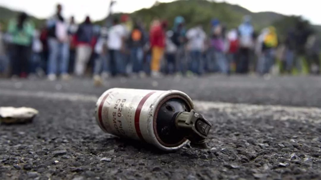 铝热剂手雷有多可怕3000高温烧穿虎王坦克点燃弹药库不在话下