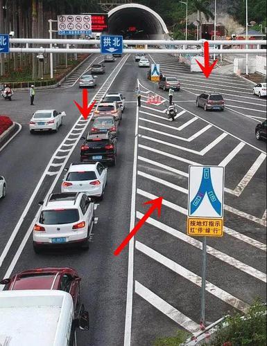 变道不打灯压导流线一次扣3分珠海上千司机被罚