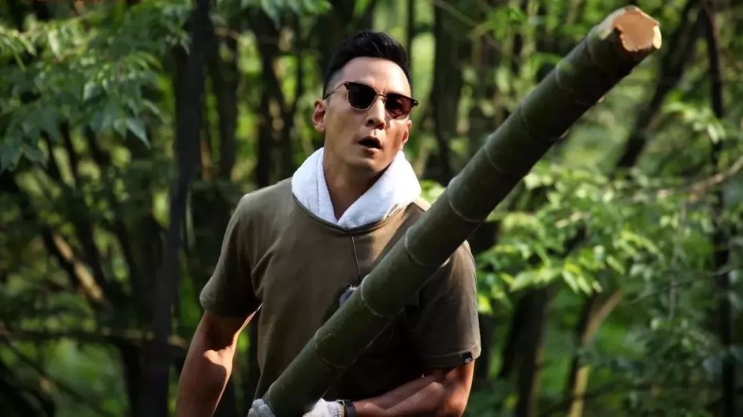 美少年之恋20年少年只认吴彦祖