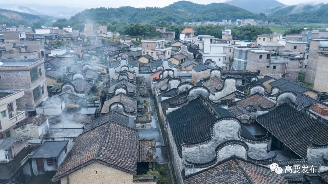 近日,高要乐城镇发现第二处清代镬耳式封火山墙建筑群——思可村古