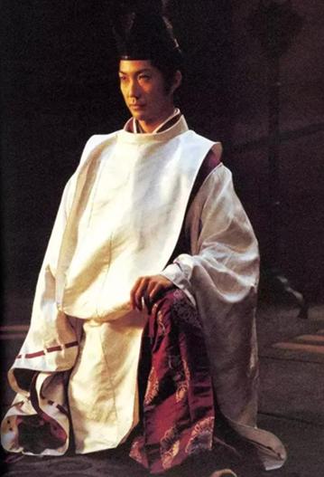 唐装吴服与和服的区别也许比猫和狗的区别还大