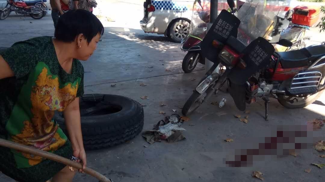 万州一修理厂轮胎爆炸把人冲上天,致一人死亡!