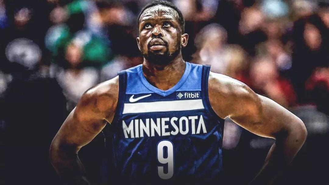 经历了人生百态的邓英乔也是命途多舛,放弃了750万赎回了自由身,原因