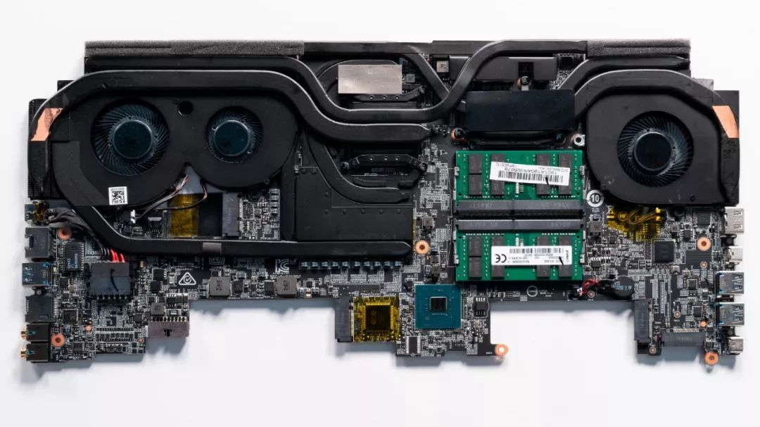 【猪王的良心结语】上图是微星gs75的拆机实拍图(拆得心好累…),7热管