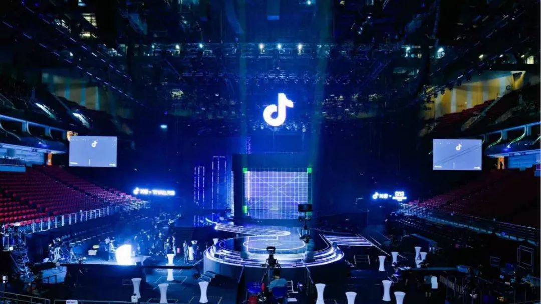 阿里将研发车载小程序 \/ 苹果高通和解 \/ 微信小