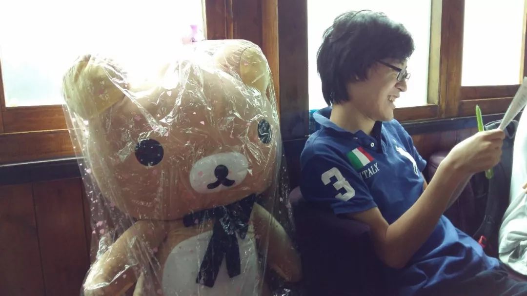 看起来瘦弱的青年指挥家张镇你想不到的强