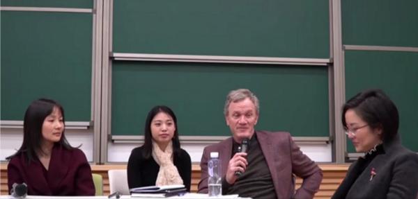 3月15日晚上,在复旦大学英语系的教室里,复旦大学英语系副教授,著名