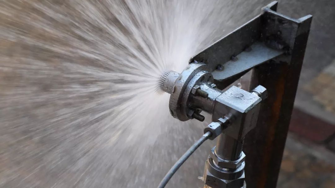 决心研发与"猎鹰"一样先进的液体火箭