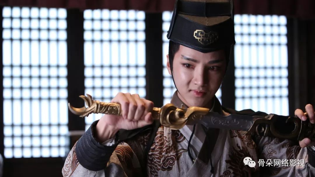 到徐克的《新龙门客栈》到现在的《跃影江湖之龙门之约》,同样的黄沙