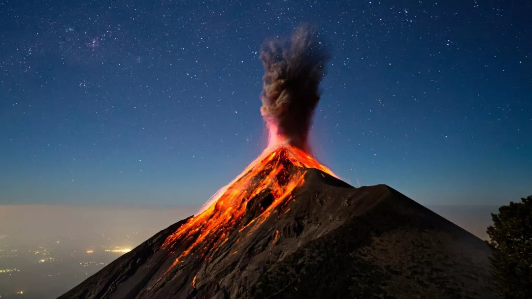 世界上火山最多的国家图片