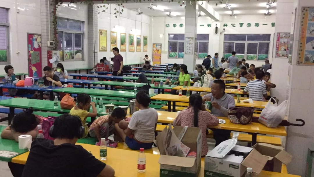 山竹过后感谢这些逆风而上的罗村人