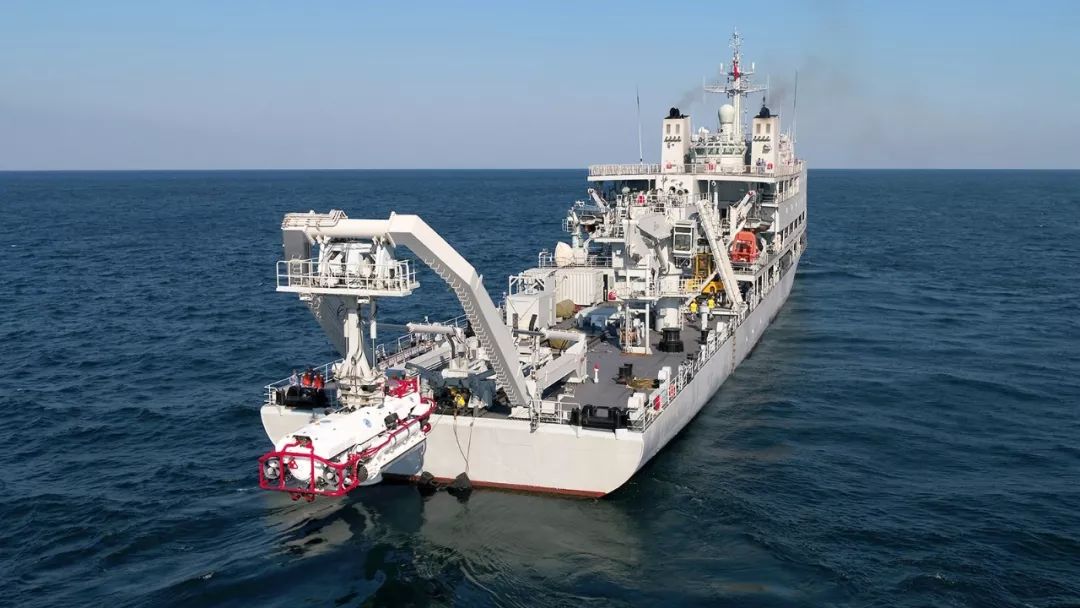 将"脱险艇员"营救转移至长岛船在海面发现并上报目标位置点北航某部