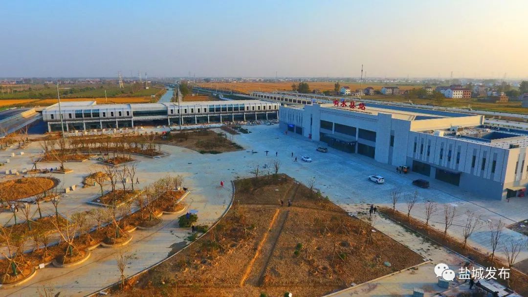 响水县站响水县站位于响水县老舍中心社区,为客货共线铁路车站,最高