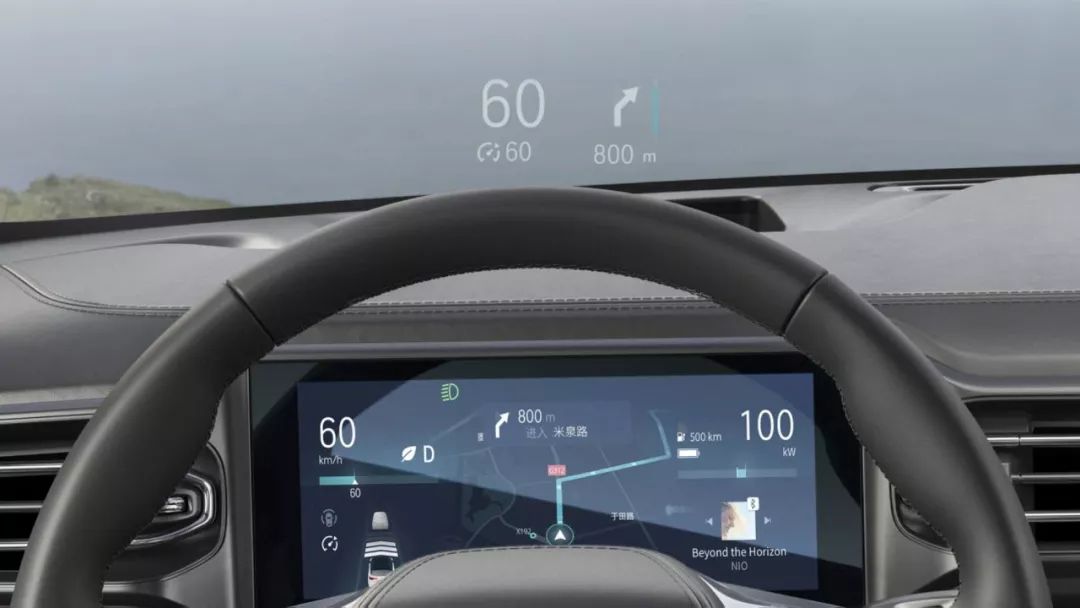蔚来es6配备全液晶显示仪表盘,抬头显示,电子挡位控制等科技感十足的