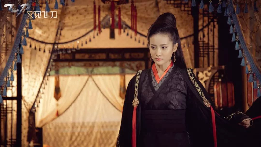 在网络剧《纳妾记第二季》中,赖雨濛饰演冰山美人柳若冰.