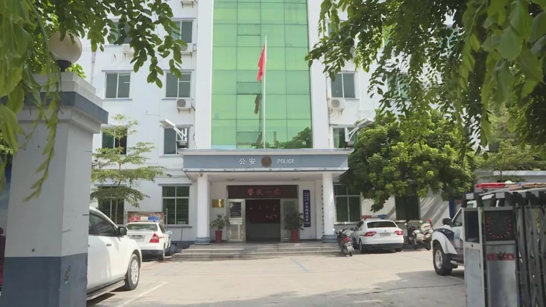 10月19号中午12点,大东海派出所接到一名男子的报警,他停放在一家酒店