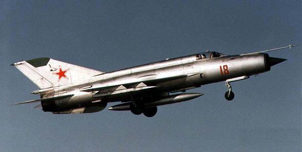 宏亮瞻局丨"滚雷"战败五十载:一场蛇吞象的空中对决(上)|战斗机|米格