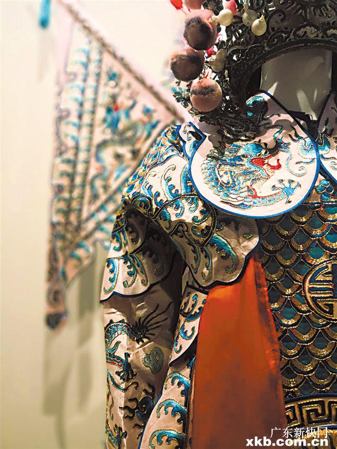一个个鲜活形象或忠或奸是主是次 通过粤剧戏服就能一眼看穿|戏服_新浪财经_新浪网