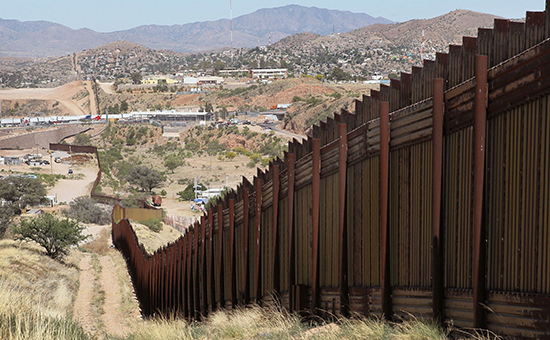 特朗普为边境墙一战到底 中美贸易谈判今日重