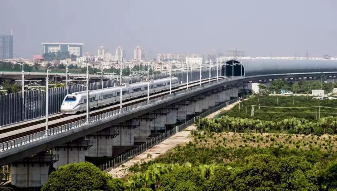 一大波江湛高铁内外部美图来啦 广州3小时即达湛江!