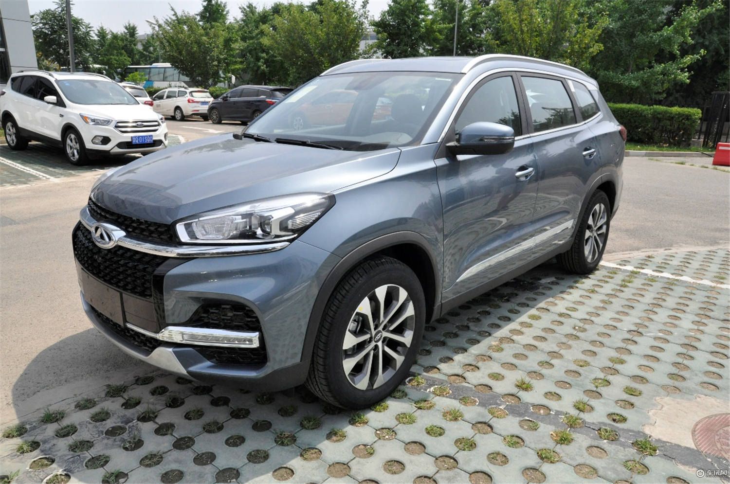 尺有所短寸有所长 全新奇瑞瑞虎8新车作业