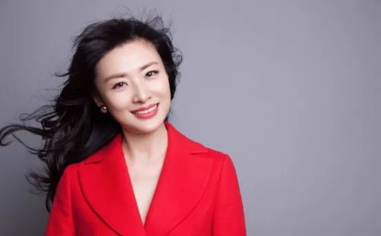 离开央视后,50岁的周涛终于圆了高三时的梦想:跳出自己的舒适区,要有