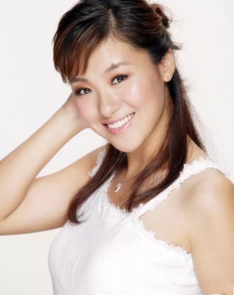 踏雪的扮演者叫沈傲君,毕业于上海戏剧学院.