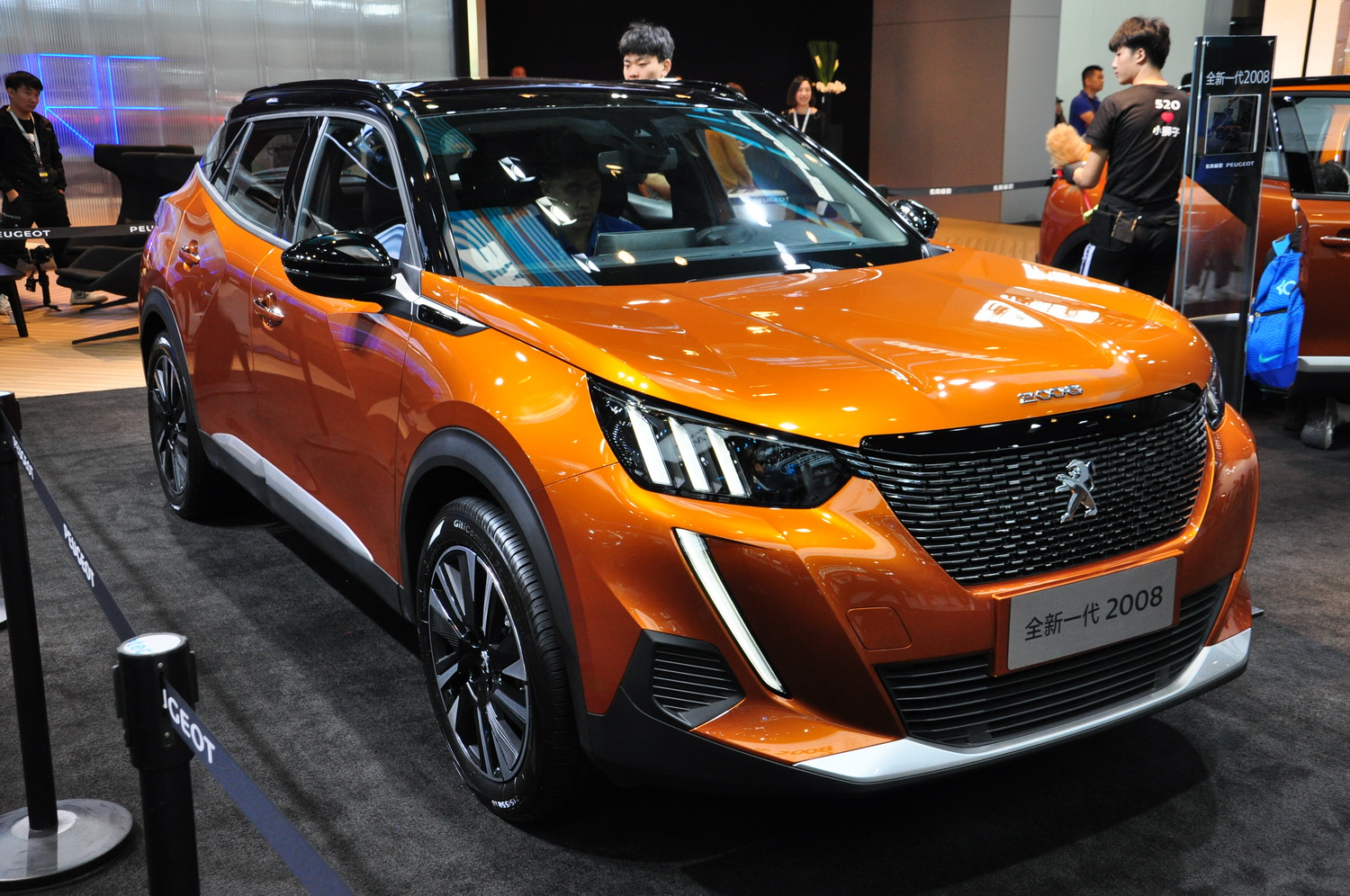 东风标致全新一代2008预售11万起坚持独特设计的小型suv