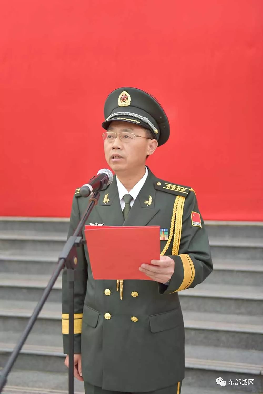 新闻首页 段子手 "临汾旅"政委廖文生在转业干部退役仪式上致辞