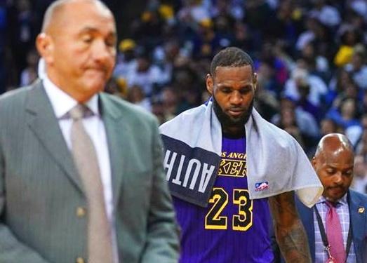 伤病不简单!复出时间一推再推,这次詹姆斯采取