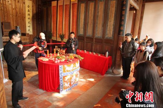 福州“小年”年味浓 祭灶已成传统节俗 福州“小年”年味浓 祭灶已成传统节俗