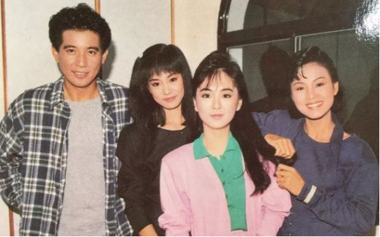 据悉,赵永馨过去有过两任男友,他的第一任男友是李兴国,两人是在拍摄