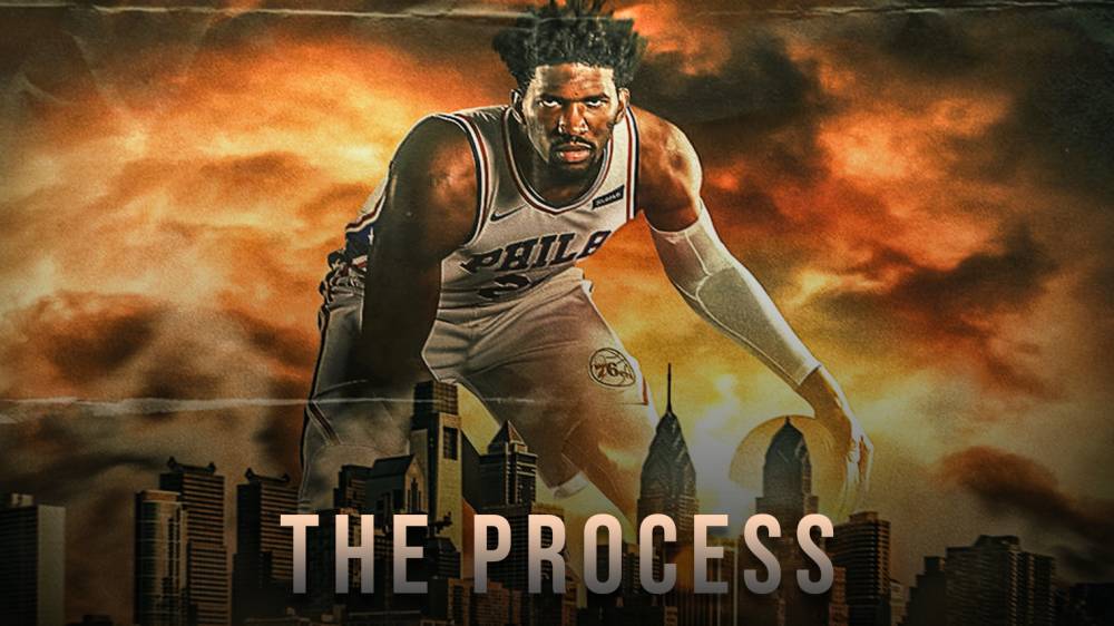 恩比德穿新拖鞋 标志融合球队logo和"相信过程"