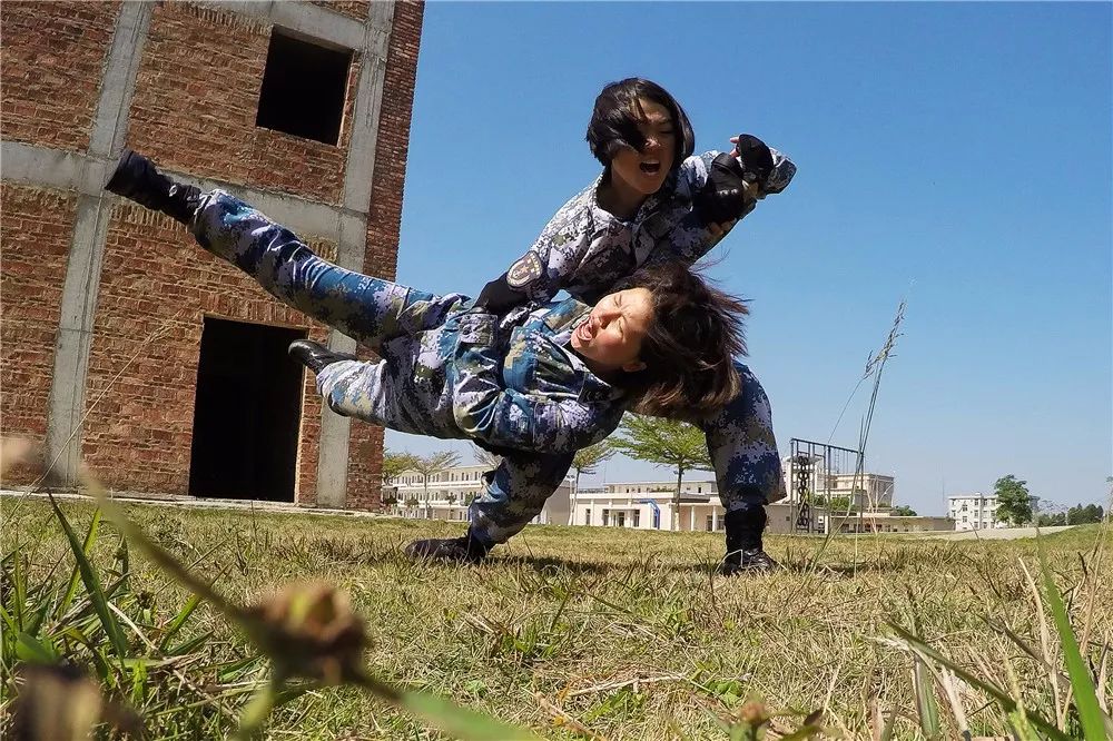 海军陆战女兵自拍mv这首军歌好听到爆