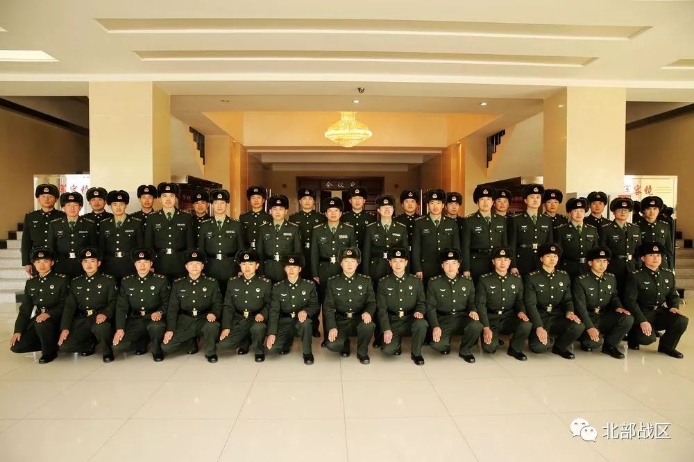 新使命!新担当!第79集团军某旅组织新选取晋衔士官授衔仪式