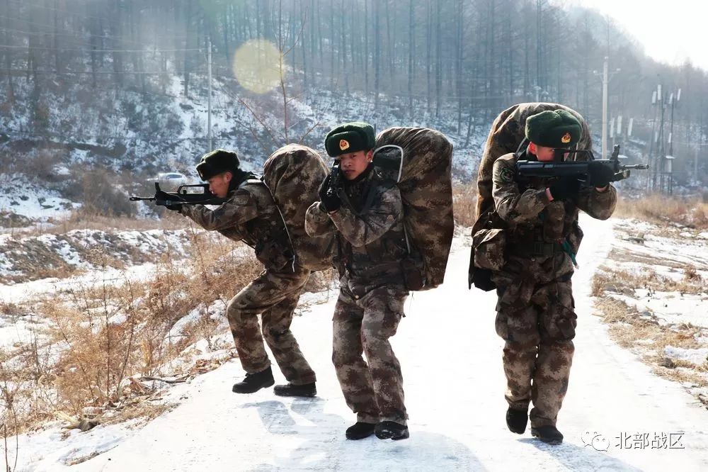 你在准备年夜饭?看第79集团军某旅节前的百公里战备拉练