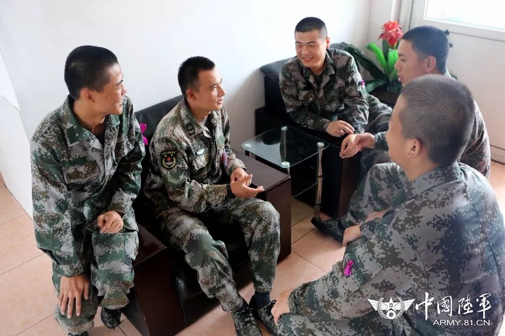 新兵战友三个月转瞬即逝你们的回忆全都在这里