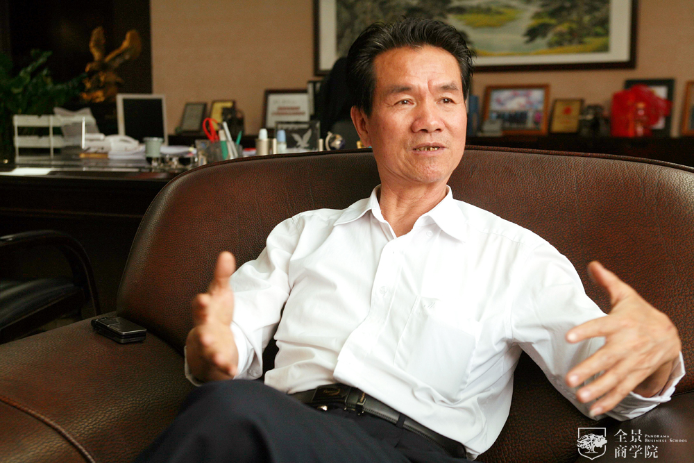 邂逅一个经典,大多数人只停留在仰视与朝圣,而萧华思考的却是如何为它