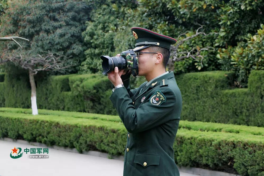 10年了挡飞石救我的解放军叔叔你在哪里