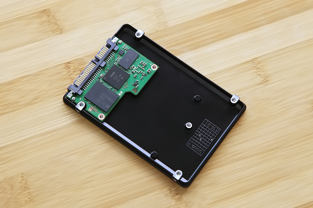 850 pro继任者 三星860 pro ssd拆解图赏