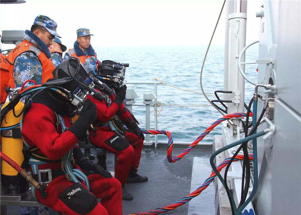 在海军当潜水员是一种怎样的体验