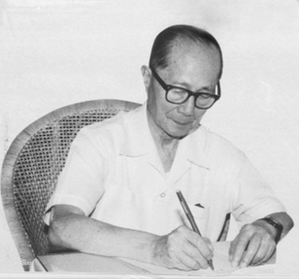 很多有名的作曲家都开始给她写歌,如陈歌辛,黎锦光