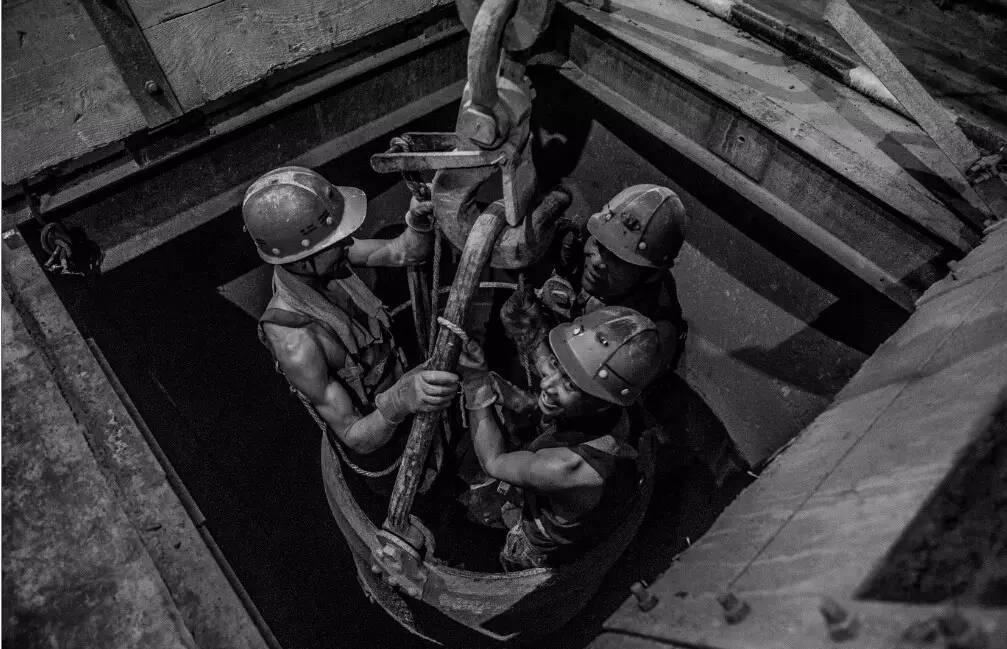 千米井下是什么样矿工拍了超级真实的一组照片