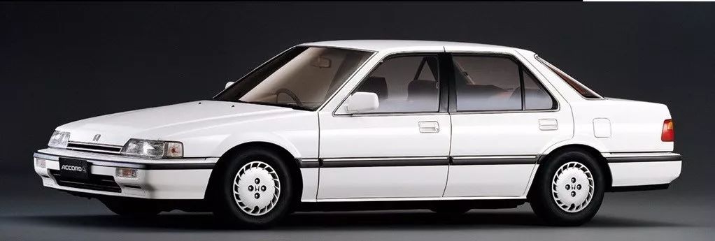 自媒体 正文 除此之外,还有一个比较有意思的事情,就是第二代雅阁配备